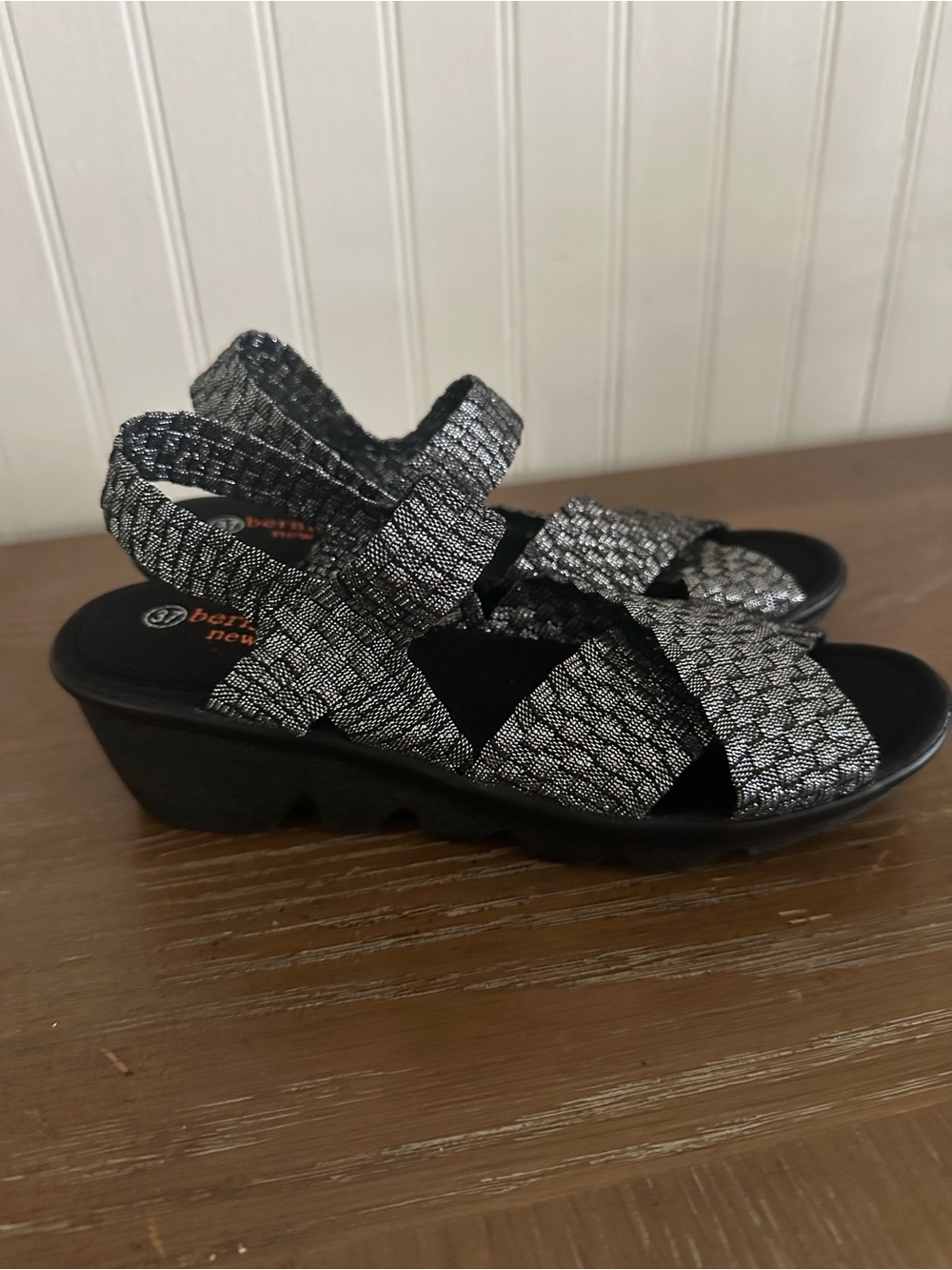 Bernie Mev Black & Silver Elastic Strap Wedge Sandal NEW sz 6 - Picture 3 of 10
